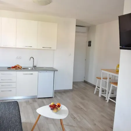 Rab Apartments Aurora Rab Town Exteriér fotografie